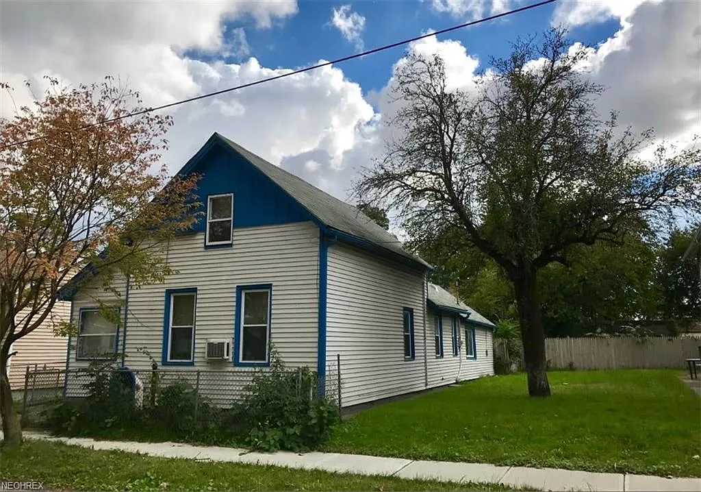 3207 Barber Ave photo 1