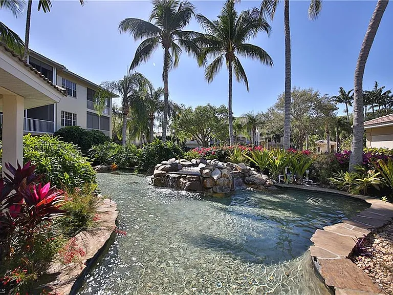 837 Sailaway Ln #202 — Photo 2