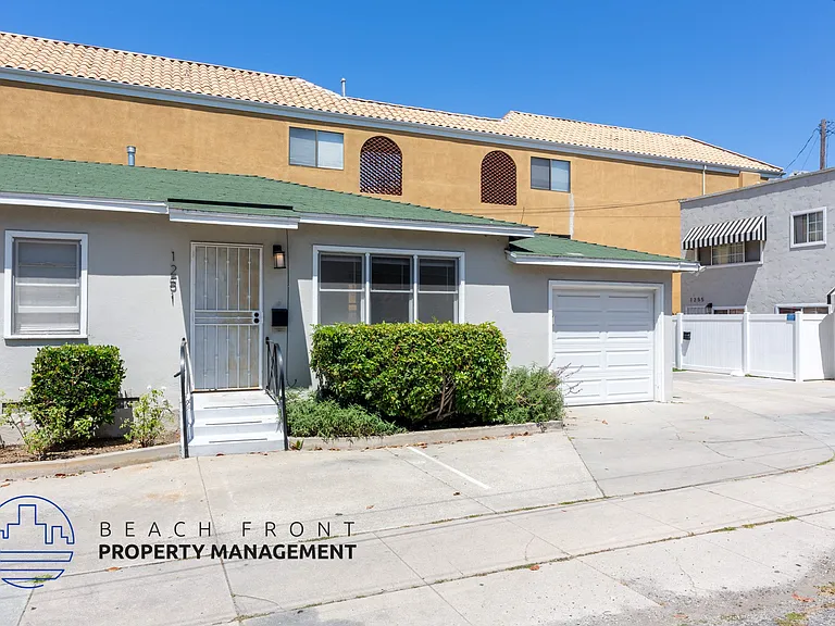1249 E 3rd St — Photo 10