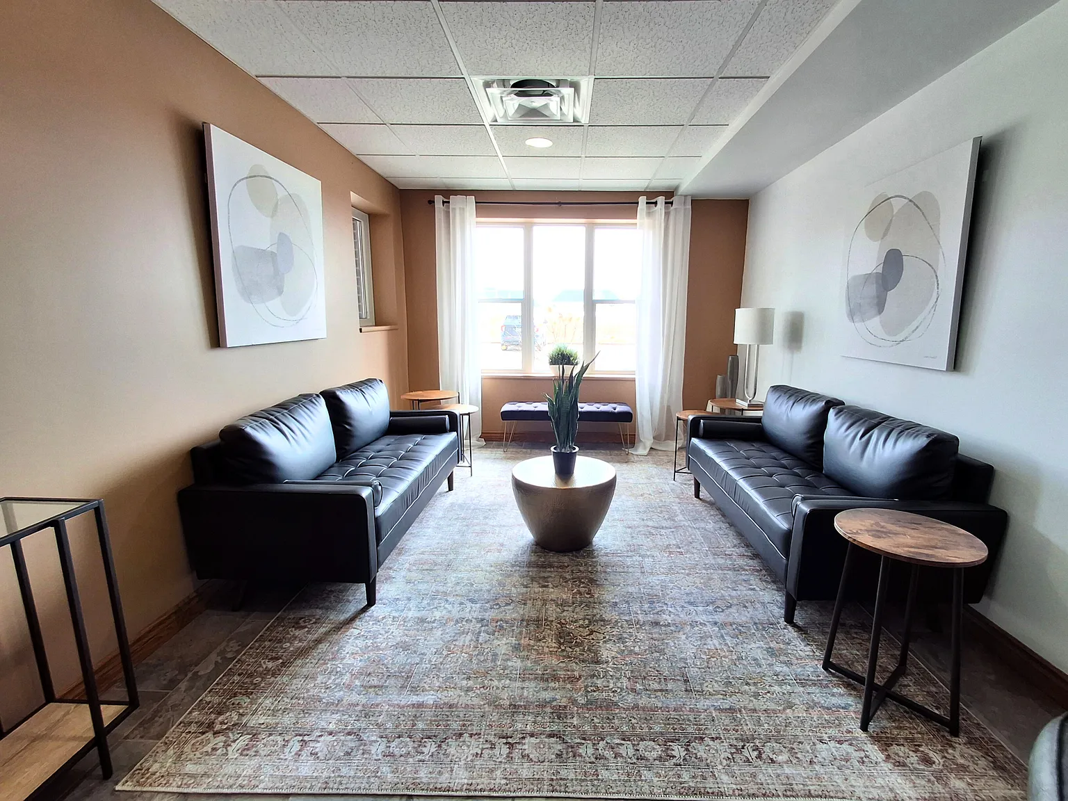 Grandview Apartments - Choose your rent level - Call for Details - All utilities — Photo 2