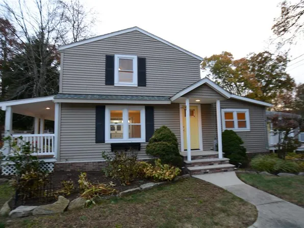 15 Granite St, Johnston, RI 02919