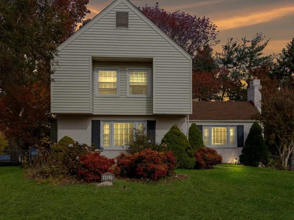 4913 Lantern St, Roanoke, VA 24019