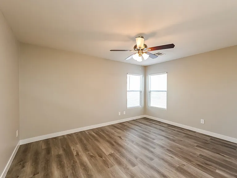 7424 Scottish Castle Ave — Photo 10