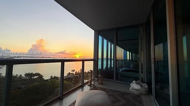 Blue Condo — Photo 3