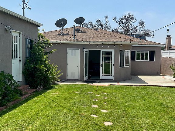 Large patio for bbq and outdoor dinners.