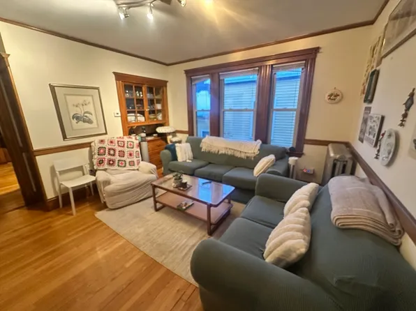 33 Iroquois St, Boston, MA