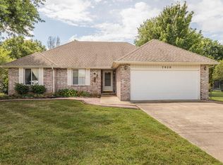 7020 W Lone Oak St, Springfield, MO 65803
