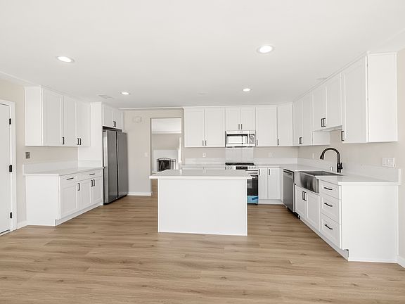 2nd image of 2146 Latham St
