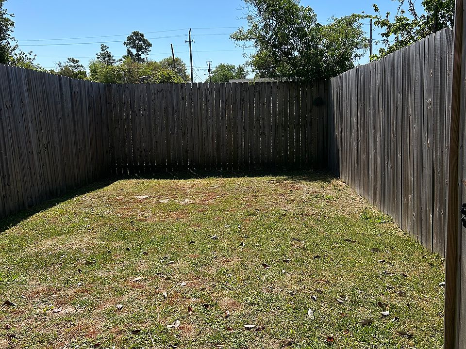 1st image of 1035 W 11th Ct