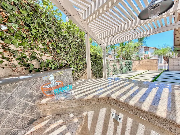 2134 N Pami Cir — Photo 43