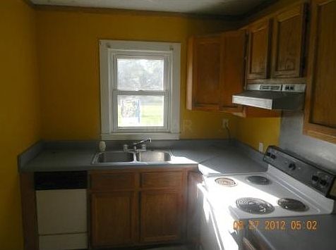 3rd image of 216 Mulberry Cir