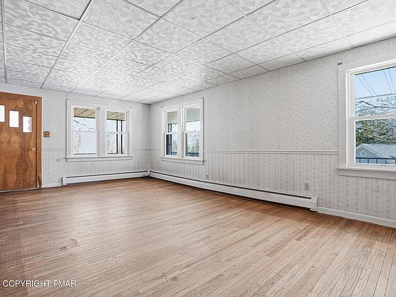 4th image of 127 Burgoon Rd