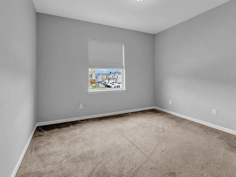 1086 McMurdo Cir — Photo 5