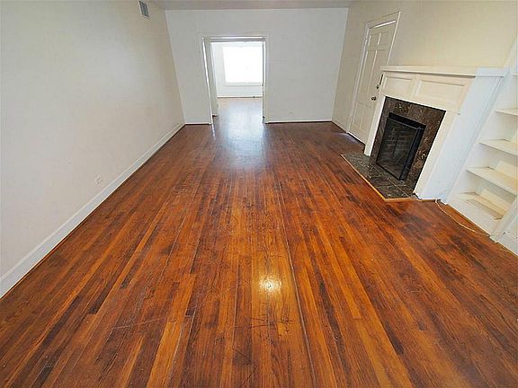 5th image of 2418 Wentworth St