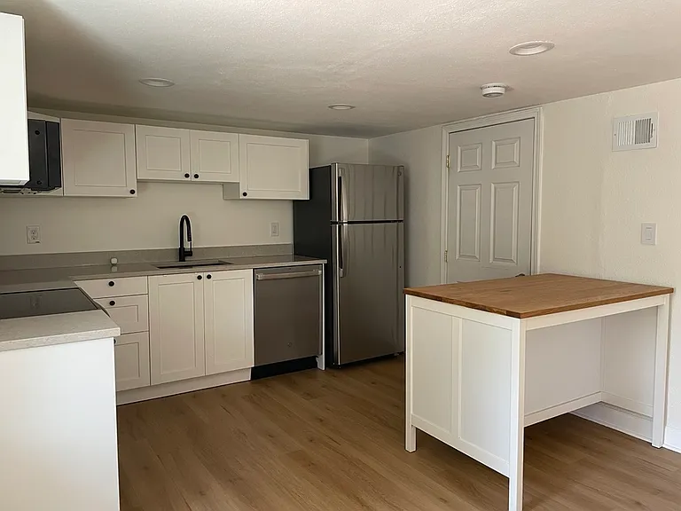 2901 W 34th Ave — Photo 2