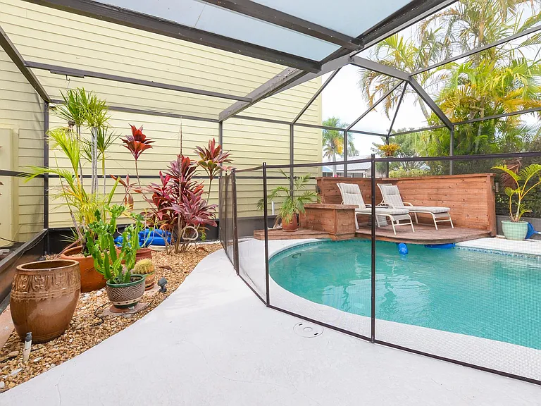 4051 NE Breakwater Dr — Photo 13