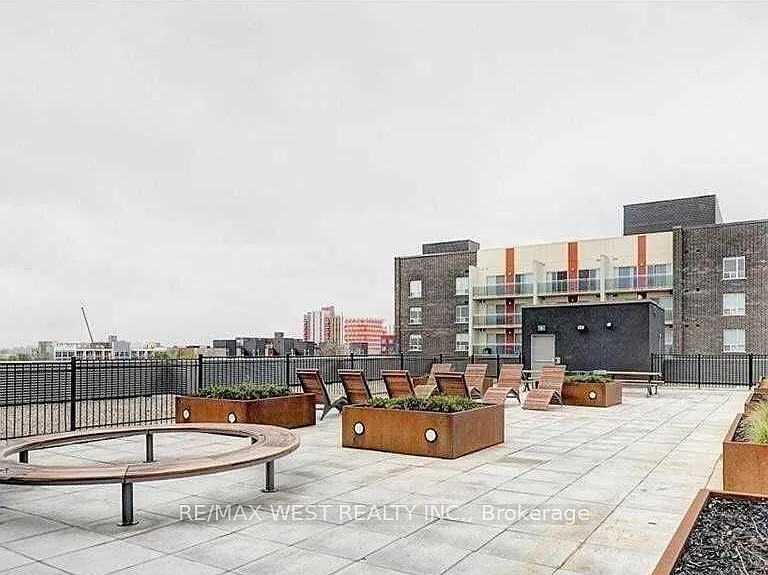 308 Lester St #405 — Photo 10