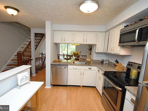 5th image of 3 Stillwood Cir