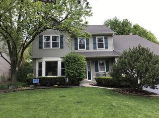 1852 Fairoak Rd, Naperville, IL 60565