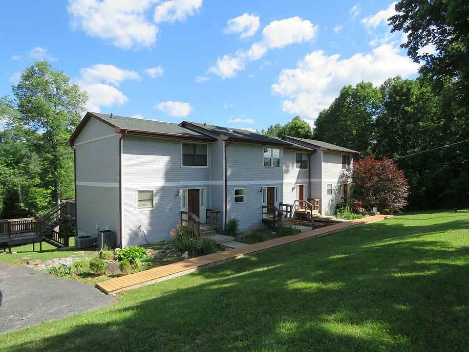 1st image of 700 Lake Point Dr APT 2