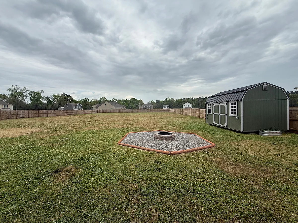Building Photo - 372 Harvester Loop