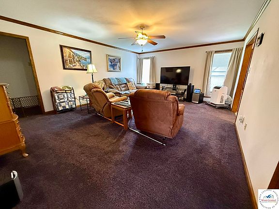 4th image of 203 Allison Ln