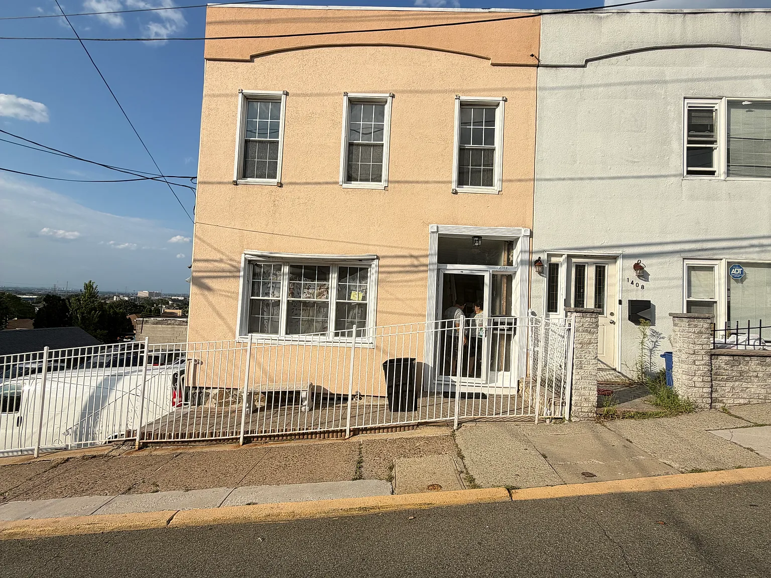 3 bed, 1249 sqft, $3,200 — Photo 1