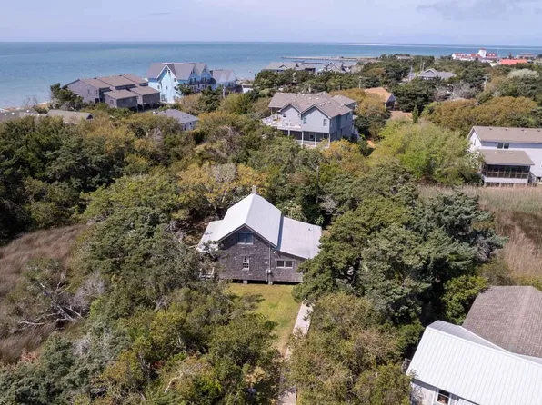 90 Sarah Ellen Dr, Ocracoke, NC 27960