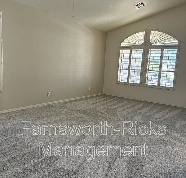 3625 N Katmai — Photo 2