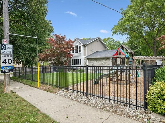 3rd image of 112 Margaret Ave N