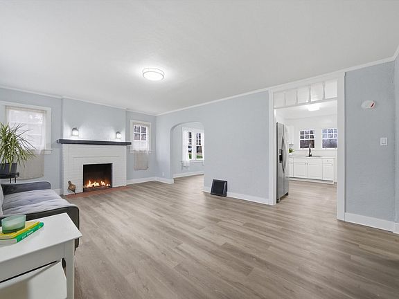 5th image of 302 Hubbard Ave