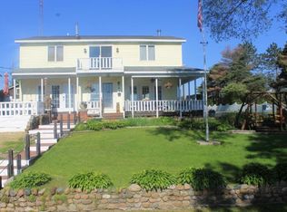 8949 Lakeshore Rd, Lexington, MI 48450