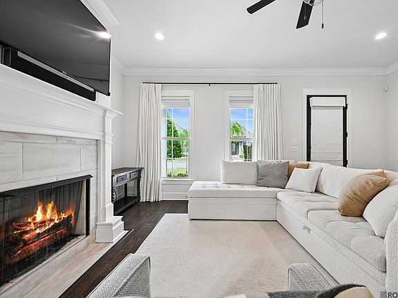 3rd image of 305 Rue Petite