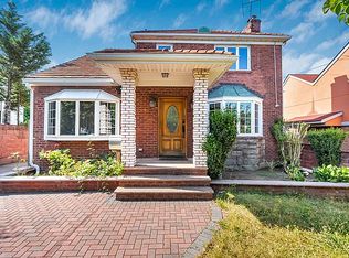 11239 68th Rd, Forest Hills, NY 11375