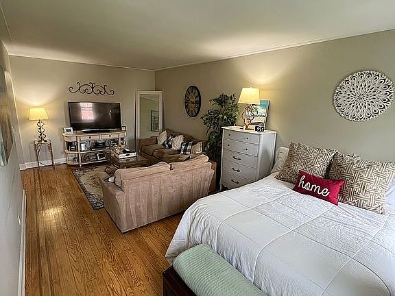 4th image of 102 S Village Ave APT 3D