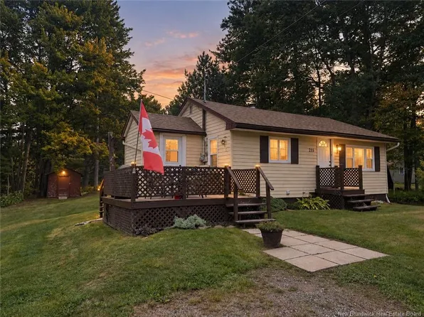 255 Broad Rd, Burton, NB E2V 3P4