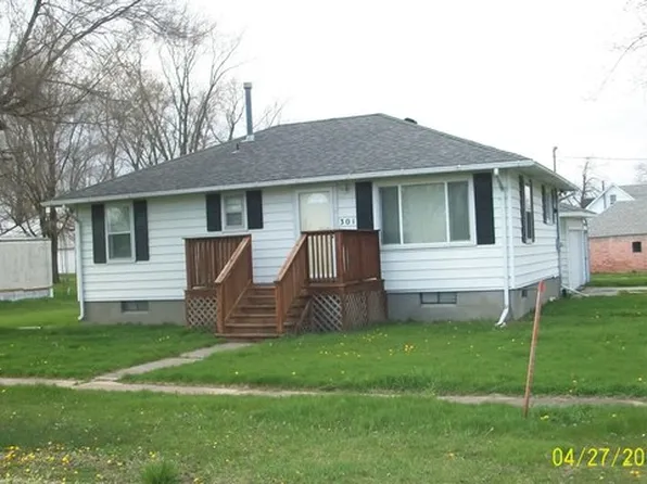 301 Donovan Ave, Beaverville, IL 60912