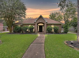 1606 Falcon Ridge Blvd, Friendswood, TX 77546