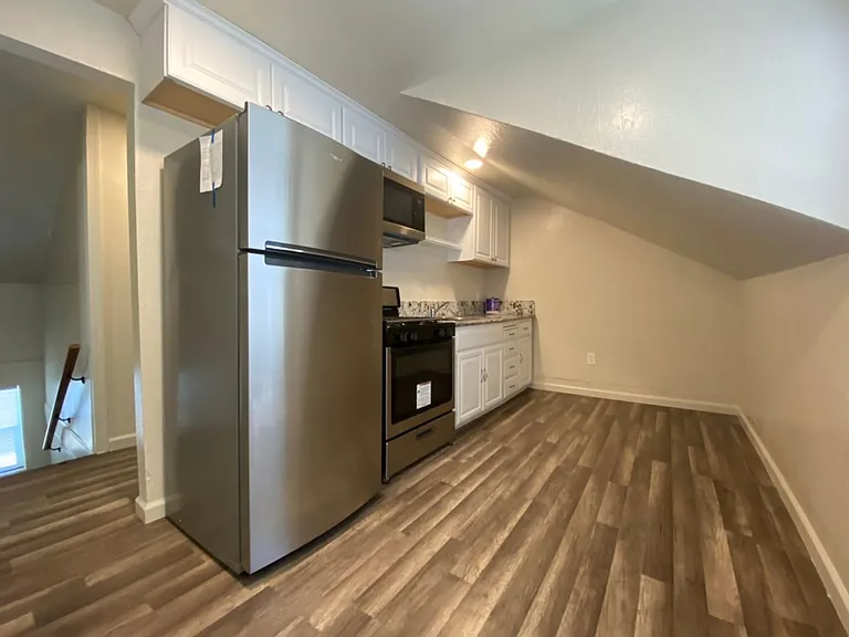 Burney Street Triplex — Photo 7