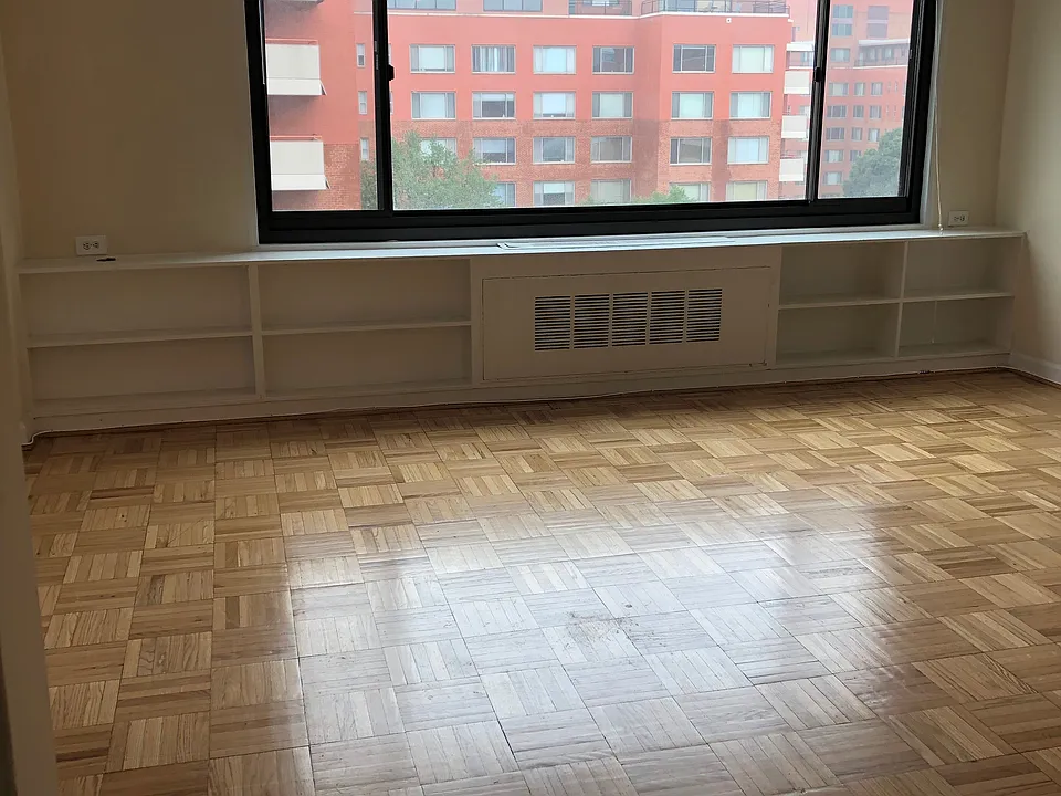 1011 Arlington Blvd #906