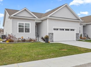 335 SE Willow Run Ln, Ankeny, IA 50021
