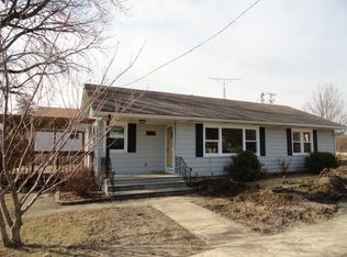 6 E North Ave, Cortland, IL 60112