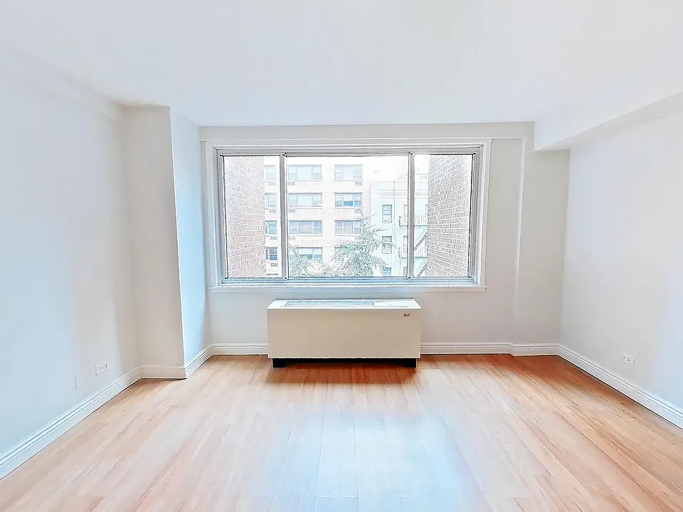 340 E 51st St #6H