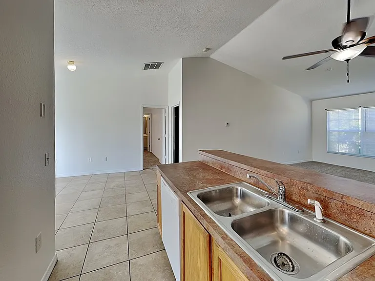 1406 Orlando Pl — Photo 5