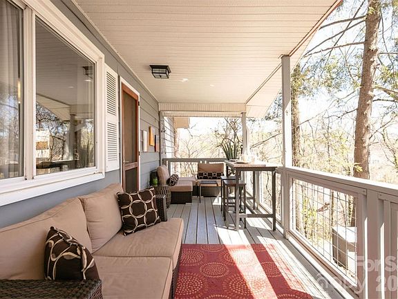 2nd image of 7 N Delano Rd