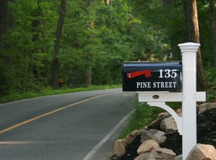 135 Pine St, Dover, MA 02030