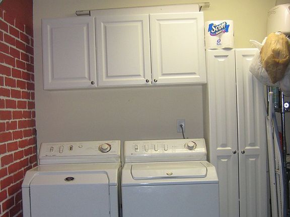 Garage Laundry Room