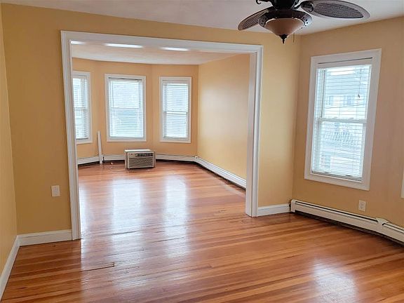 3rd image of 111-113 Princeton St #2