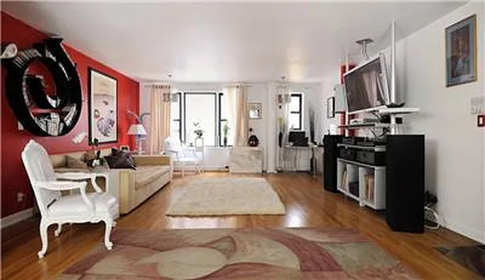 Sold by R New York | media 1