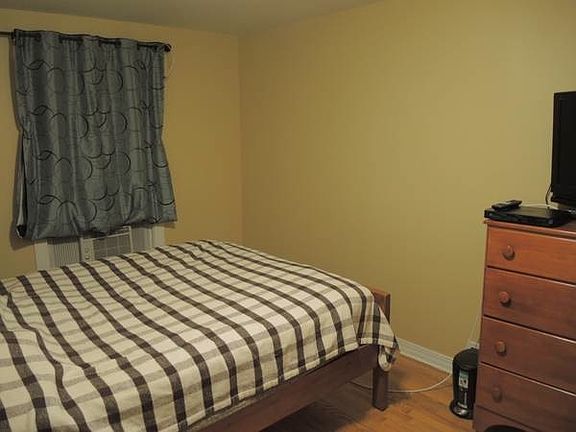 5th image of 42 Vanderbilt Ave
